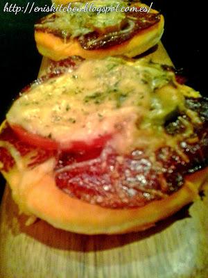 Mini pizza con lomo ibérico ! Mini pizza con lomo ibérico !