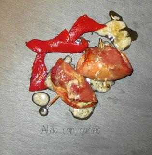 BOCADITOS DE FILETES DE LOMO ADOBADO RELLENOS DE QUESO, BACON Y DÁTILES BOCADITOS DE FILETES DE LOMO ADOBADO RELLENOS DE QUESO, BACON Y DÁTILES