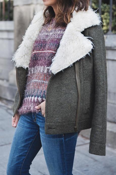 Fluffly_Sweater-Jeans_Abercrombie_And_Fitch-Jeans-Sam_Edelman-Outfit-Shearling_Jacket-Street_Style-11