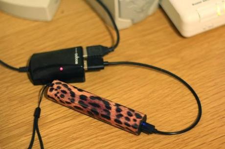 Batería portátil para móvil / Portable battery mobile Batería portátil para móvil / Portable battery mobile