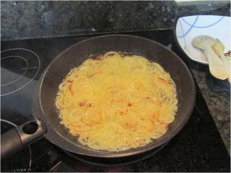 HUEVOS RELLENOS CON FRITADA DE PATATAS. PIMENTOS Y CEBOLLA HUEVOS RELLENOS CON FRITADA DE PATATAS. PIMENTOS Y CEBOLLA