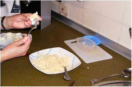 HUEVOS RELLENOS CON FRITADA DE PATATAS. PIMENTOS Y CEBOLLA HUEVOS RELLENOS CON FRITADA DE PATATAS. PIMENTOS Y CEBOLLA