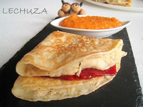 TORTITAS CON BACALAO Y PIQUILLOS EN SALSA DE SURIMI TORTITAS DE BACALAO