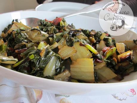 ACELGAS CON AJOS TIERNOS Y JAMÓN IBERICO ACELGAS CON AJOS TIERNOS Y JAMÓN IBERICO