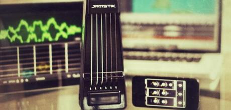 JamStik iPhone y iPad JamStik: la guitarra para iPhone y iPad con cuerdas reales