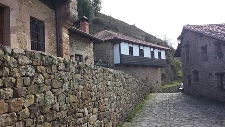 Barcena Mayor, una joya en Cantabria. Barcena Mayor, una joya en Cantabria.