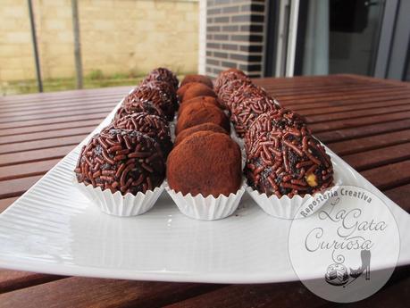 TRUFAS DE CHOCOLATE Y AVELLANA TRUFAS DE CHOCOLATE Y AVELLANA