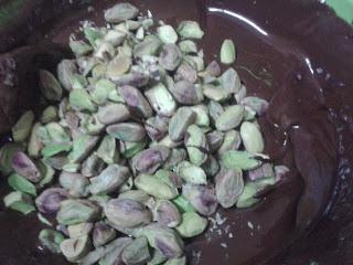 Turrón de chocolate con pistachos