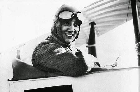 La intrépida aviadora, Adrienne Bolland (1895-1975)