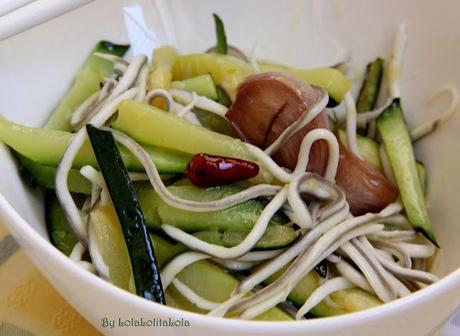 REVUELTO DE CALABACÍN CON GULAS REVUELTO DE CALABACÍN CON GULAS