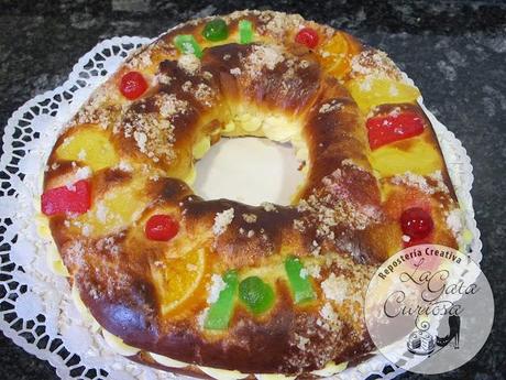 ROSCON DE REYES CON CREMA PASTELERA AL AROMA DE NARANJA