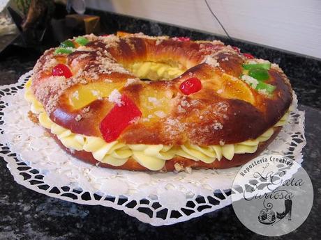 ROSCON DE REYES CON CREMA PASTELERA AL AROMA DE NARANJA