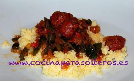 Cuscús con verduras y salchichas Cuscús con verduras y salchichas