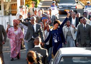 Mandela, del mito al hombre. Una película de Justin Chadwick Mandela, del mito al hombre. Una película de Justin Chadwick