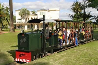 Parque Avellaneda. Un lugar de encuentro virtual entre blogueras. Parque Avellaneda. Un lugar de encuentro virtual entre blogueras.