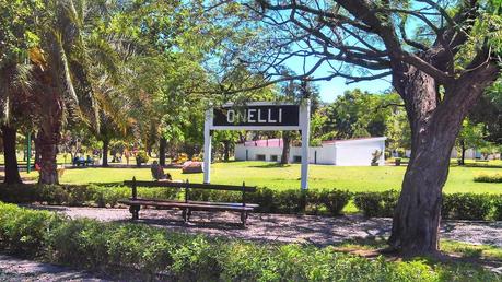 Parque Avellaneda. Un lugar de encuentro virtual entre blogueras. Parque Avellaneda. Un lugar de encuentro virtual entre blogueras.