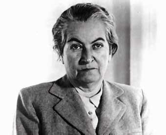 Gabriela Mistral: Poetisa latinoamericana. Gabriela Mistral: Poetisa latinoamericana.
