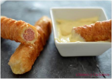 Hojaldre frito con salchichas (entrante) Hojaldre frito con salchichas (entrante)