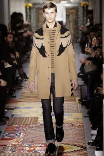 PARIS FASHION WEEK: VALENTINO PARIS FASHION WEEK: VALENTINO