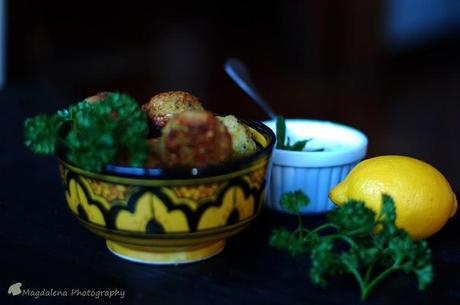 FALÁFEL CON SALSA DE YOGUR FALÁFEL CON SALSA DE YOGUR