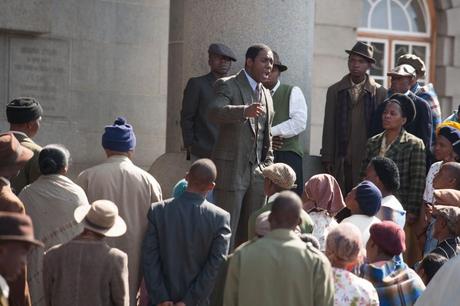 ‘MANDELA: DEL MITO AL HOMBRE’: UN BIOPIC CORRECTO Mandela: del mito al hombre