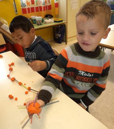 CONSTRUIMOS CON PLASTILINA CONSTRUIMOS CON PLASTILINA