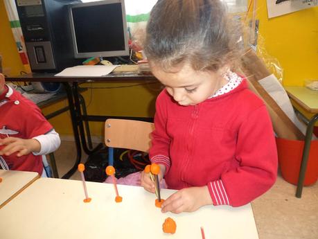 CONSTRUIMOS CON PLASTILINA CONSTRUIMOS CON PLASTILINA