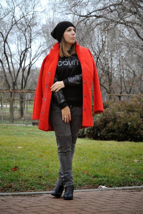 RED COAT.- RED COAT.-