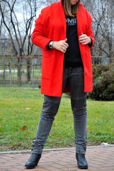 RED COAT.- RED COAT.-