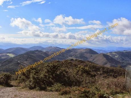 Ascensión al pico Gorfolí (585 m.) y visita a la cascada de Friera Ascensión al pico Gorfolí (585 m.) y visita a la cascada de Friera
