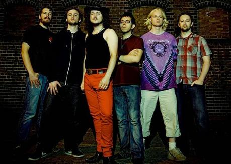 Imagen promocional con los componentes del grupo Haken Imagen promocional con los componentes del grupo Haken