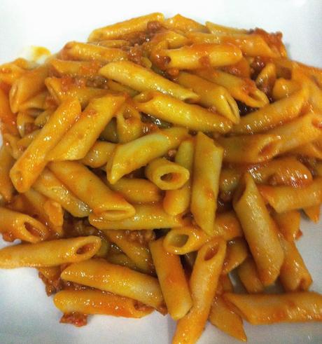 MACARRONES A LA BOLOÑESA MACARRONES A LA BOLOÑESA