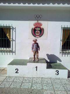 Blogger Traveller Noviembre: HOJAS Blogger Traveller Noviembre: HOJAS