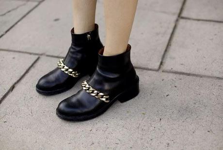 AHORA LAS CADENAS SE LLEVAN EN LAS BOTAS!!.- AHORA LAS CADENAS SE LLEVAN EN LAS BOTAS!!.-