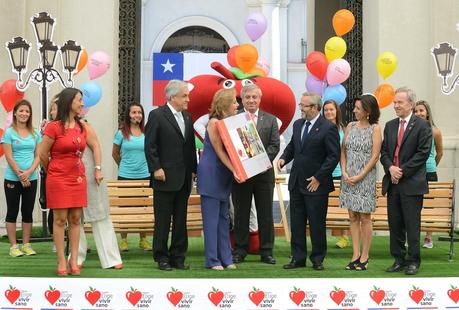 PRESIDENTE PIÑERA Y PRIMERA DAMA ENCABEZAN TRASPASO DEL PROGRAMA ELIGE VIVIR SANO