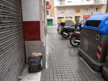 LOS LIBROS EN LA BASURA...22-01-2014 LOS LIBROS EN LA BASURA...22-01-2014