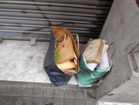 LOS LIBROS EN LA BASURA...22-01-2014 LOS LIBROS EN LA BASURA...22-01-2014
