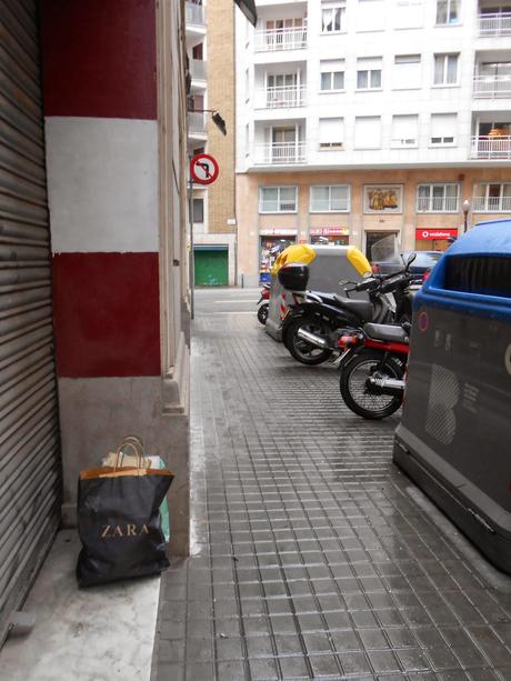 LOS LIBROS EN LA BASURA...22-01-2014 LOS LIBROS EN LA BASURA...22-01-2014