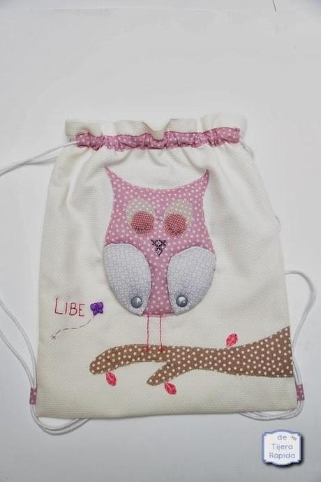 Mochila buho con chupetero a juego Pinza para chupeta bordada