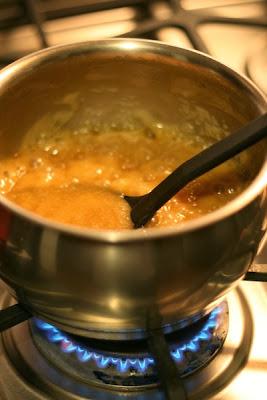 Dulces de pecan, caramelo y chocolate (receta de caramelo) Dulces de pecan, caramelo y chocolate (receta de caramelo)