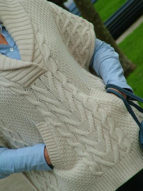 MIS LOOKS - MI PONCHO DE PUNTO MIS LOOKS - MI PONCHO DE PUNTO