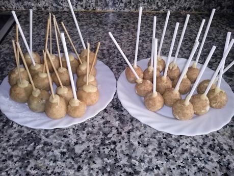 CAKE POPS CAKE POPS