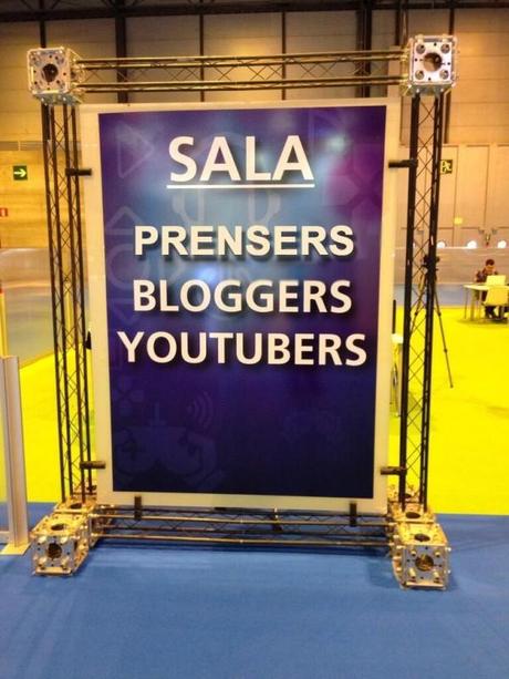 Crónica visual de Madrid Games Week 2013 bloguers 600x800 Crónica visual de Madrid Games Week 2013