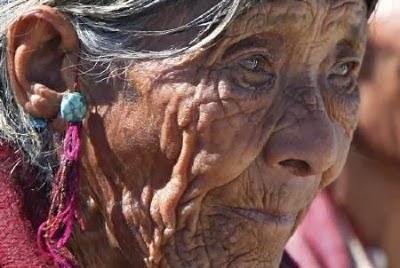 La anciana mendiga La anciana mendiga