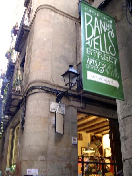El Born, opciones con encanto para incluir en tu agenda del #080bcnfashion La mitíca calle de Banys Vells, un lugar donde perderse!!!