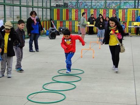 NIÑOS PARTICIPAN EN LOS ENCUENTROS DEPORTIVOS DE VERANO NIÑOS PARTICIPAN EN LOS ENCUENTROS DEPORTIVOS DE VERANO