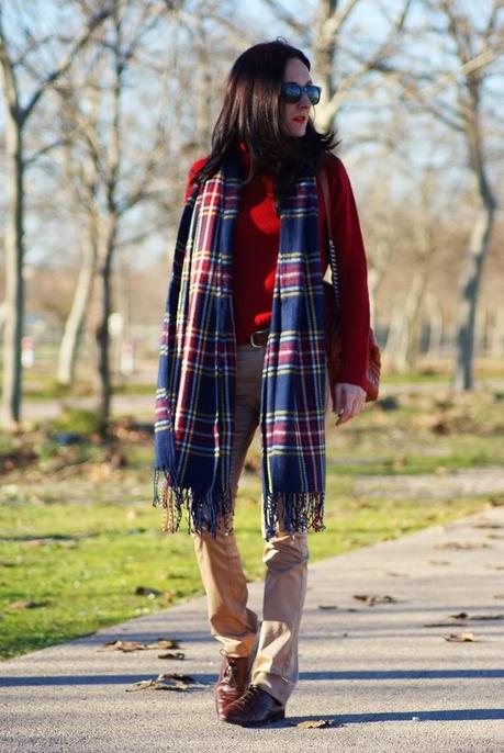 BRITISH LONG SCARFBlazer: Pull&Bear, Sweater: Zara, P... BRITISH LONG SCARFBlazer: Pull&Bear, Sweater: Zara, P...