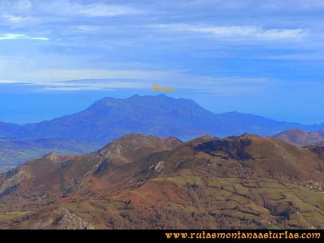 Vista de la sierra del Sueve desde la Colladina Vista de la sierra del Sueve desde la Colladina