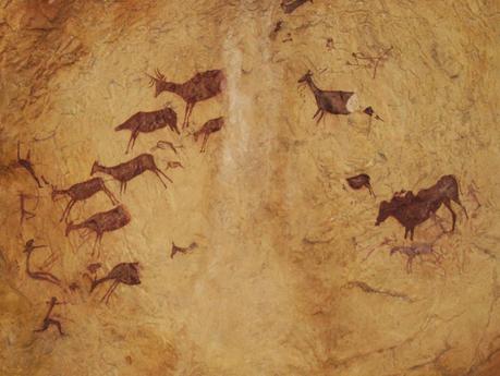 Al abrigo de los Abrigos Prehistóricos Al abrigo de los Abrigos Prehistóricos