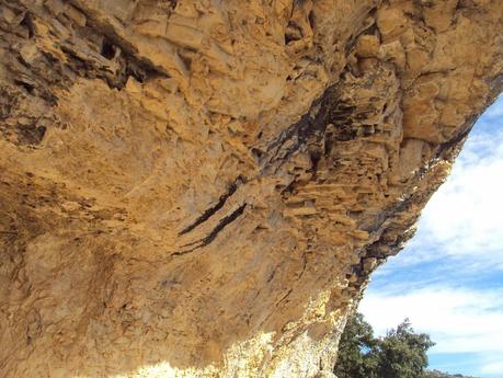 Al abrigo de los Abrigos Prehistóricos Al abrigo de los Abrigos Prehistóricos